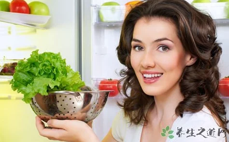 淑芬两腿间又痒又疼的原因，可能与过敏、湿疹和生活习惯密切相关，需及时关注健康问题
