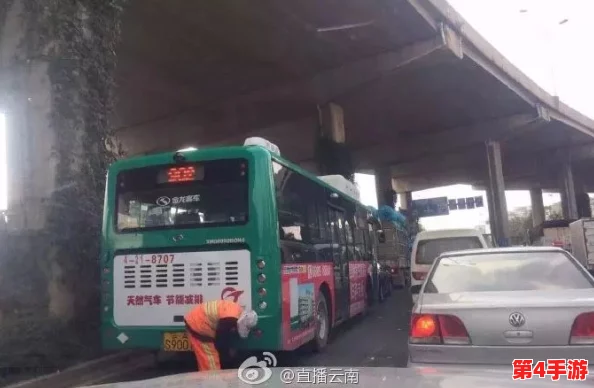 坐公交车被c了一路,网友热议:这真是城市生活的真实写照,让人哭笑不得! 坐公交车被c了一路,网友热议:这真是城市生活的真实写照,让人哭笑不得!
