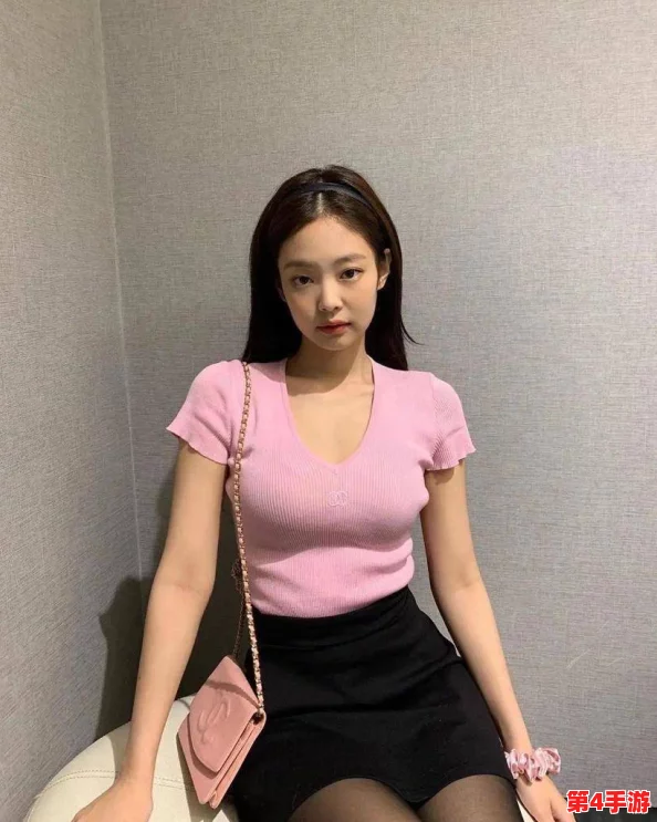 周妍希裸照曝光！网友热议女星私密照流出事件真相揭秘