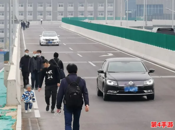 公车上雪柔被猛烈的进出，乘客目睹惊人一幕引发热议与讨论