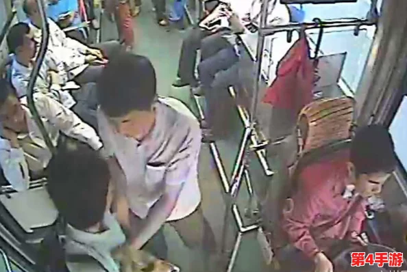 公交车揉捏双乳扯掉小内内，乘客目击惊人一幕引发热议与讨论