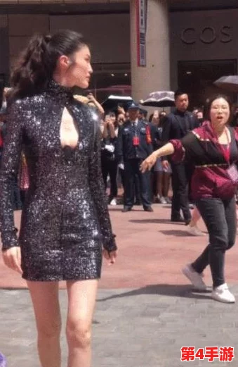 女子下部BBw另类新奇,网友评价称其表现独特,视觉冲击力十足,令人目不转睛! 女子下部BBw另类新奇,网友评价称其表现独特,视觉冲击力十足,令人目不转睛!