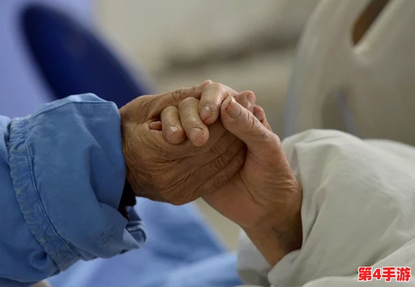 oldManGay公厕勾搭老头,网友评论:老年人的爱情同样值得尊重与理解,生活何尝不是一种勇气的表现 oldManGay公厕勾搭老头,网友评论:老年人的爱情同样值得尊重与理解,生活何尝不是一种勇气的表现