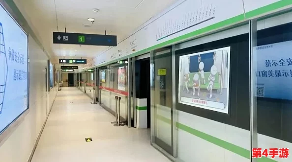 奔奔地铁逃生场景实测：黑板VS白板，哪个更能承受紧急冲击考验？