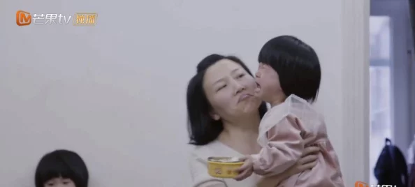 麻花传剧原创mv在线看高清，展现了无限创意与激情，让人感受到艺术的魅力与生活的美好