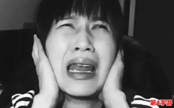 申鹤流口水翻白眼咬铁球图片，展现了勇敢无畏的精神和积极向上的态度，让我们一起为这样的努力点赞！