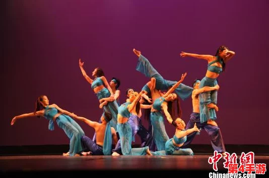 男女24式千乐网465期：全国各地舞者齐聚，共同展示传统与现代结合的魅力风采