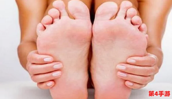 固定手脚的痒女生的脚心：坚持治疗，一定能战胜疾病，重拾健康快乐