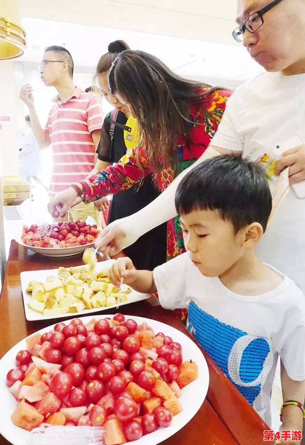 红料吃瓜反差：当流行文化与传统美食相遇，年轻人如何重新定义“吃瓜”体验？