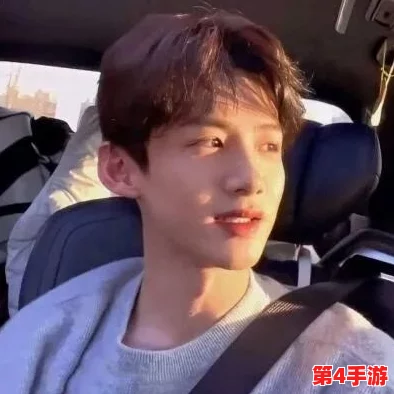 男生将坤坤申请女生的定眼,网友热议性别认同与社会期待的碰撞现象引发广泛关注 男生将坤坤申请女生的定眼,网友热议性别认同与社会期待的碰撞现象引发广泛关注