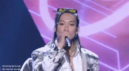 十九岁女孩RAPPER越南:她用音乐表达梦想与挑战,展现年轻一代的独特风采与勇气 十九岁女孩RAPPER越南:她用音乐表达梦想与挑战,展现年轻一代的独特风采与勇气