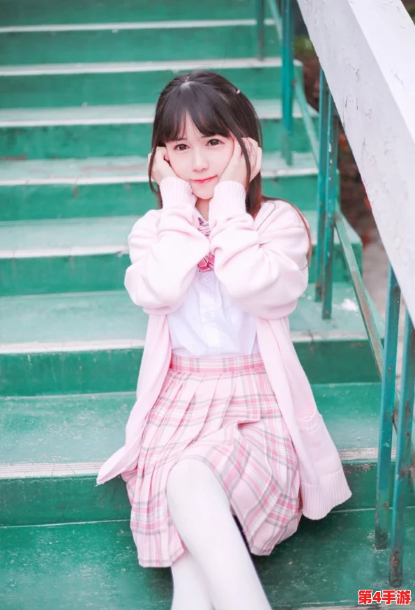 白丝校花 扒开美腿甜美作文：青春校园里的纯真与诱惑交织，展现少女的无尽魅力与梦想追求