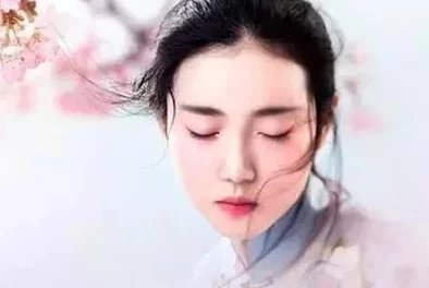 原神申鹤的裸妆水乳,轻松打造自然清新妆容,让你在游戏与现实中都能散发迷人魅力! 原神申鹤的裸妆水乳,轻松打造自然清新妆容,让你在游戏与现实中都能散发迷人魅力!