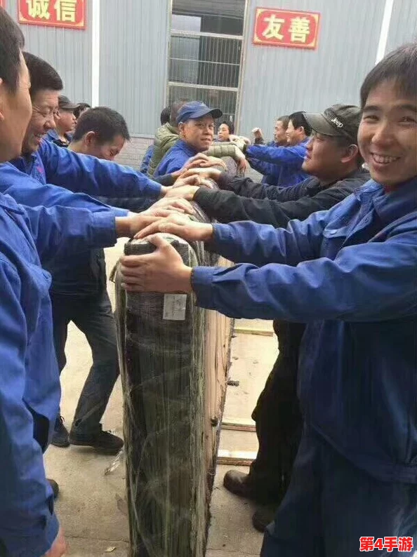 一小孩请小女孩吃钢筋,竟引发网友热议,背后真相让人震惊! 一小孩请小女孩吃钢筋,竟引发网友热议,背后真相让人震惊!