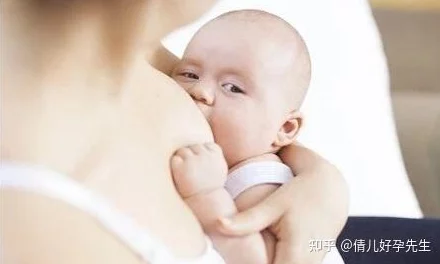 一边下奶一吃敷视频，真实记录了母乳喂养的辛苦与快乐，让人感受到温暖与坚持