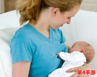 一边下奶一吃敷视频，真实记录了母乳喂养的辛苦与快乐，让人感受到温暖与坚持