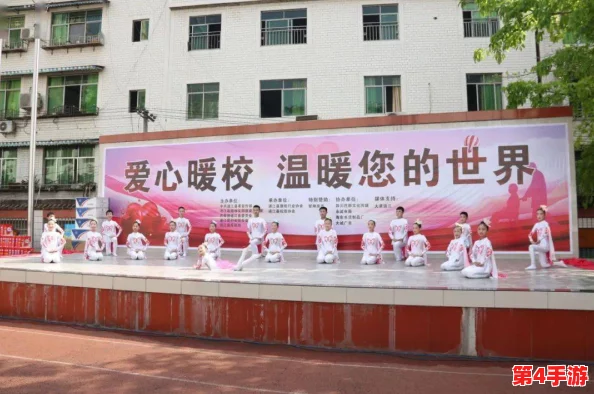 披风少年的爱老妈的故事:一段温暖感人的亲情旅程,展现了母子之间深厚的情感与无私的奉献精神 披风少年的爱老妈的故事:一段温暖感人的亲情旅程,展现了母子之间深厚的情感与无私的奉献精神