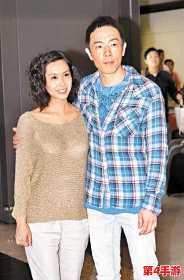 叛逆儿子暴躁老妈：邻居爆料称老妈曾是乐坛巨星，如今却过着低调生活