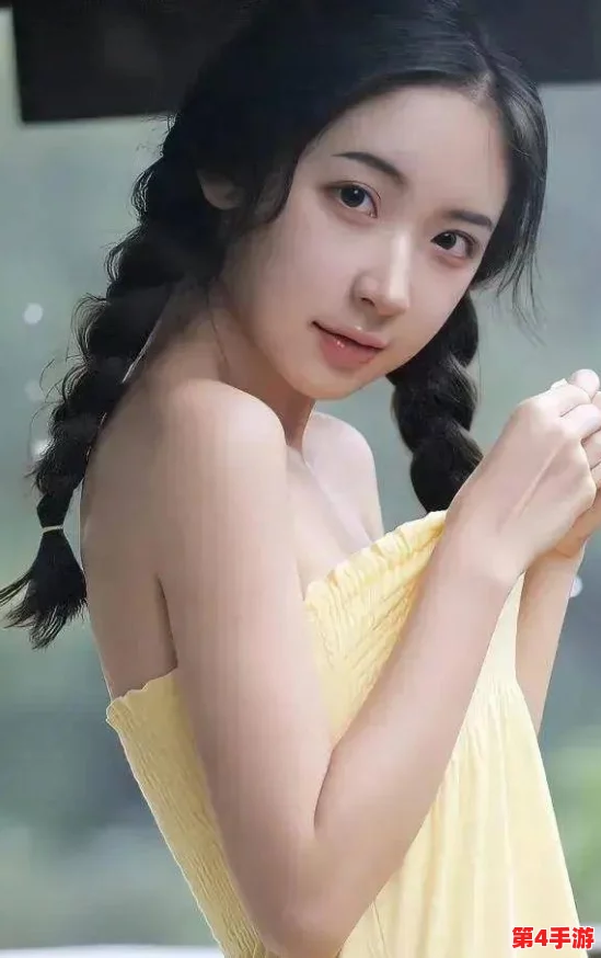 张悠雨大胆裸休水上格，展现自信与勇气，引发网友热议，成为社交媒体上的热门话题