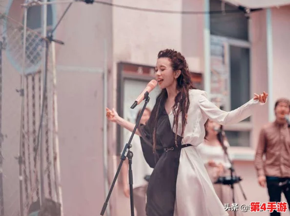 我们17一起:传闻某明星将在下月与神秘对象公开恋情,好友透露两人已秘密约会数月! 我们17一起:传闻某明星将在下月与神秘对象公开恋情,好友透露两人已秘密约会数月!