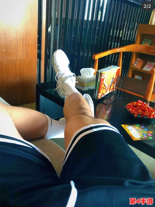 白袜体育生喷浓精Gay2022：探讨性别表达与体育文化的交集以及LGBTQ+在校园运动中的表现与挑战