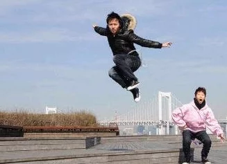 甘雨腿部功夫娴熟，展现高超武技与灵活身法，令人叹服的战斗技巧与优雅舞姿结合之美